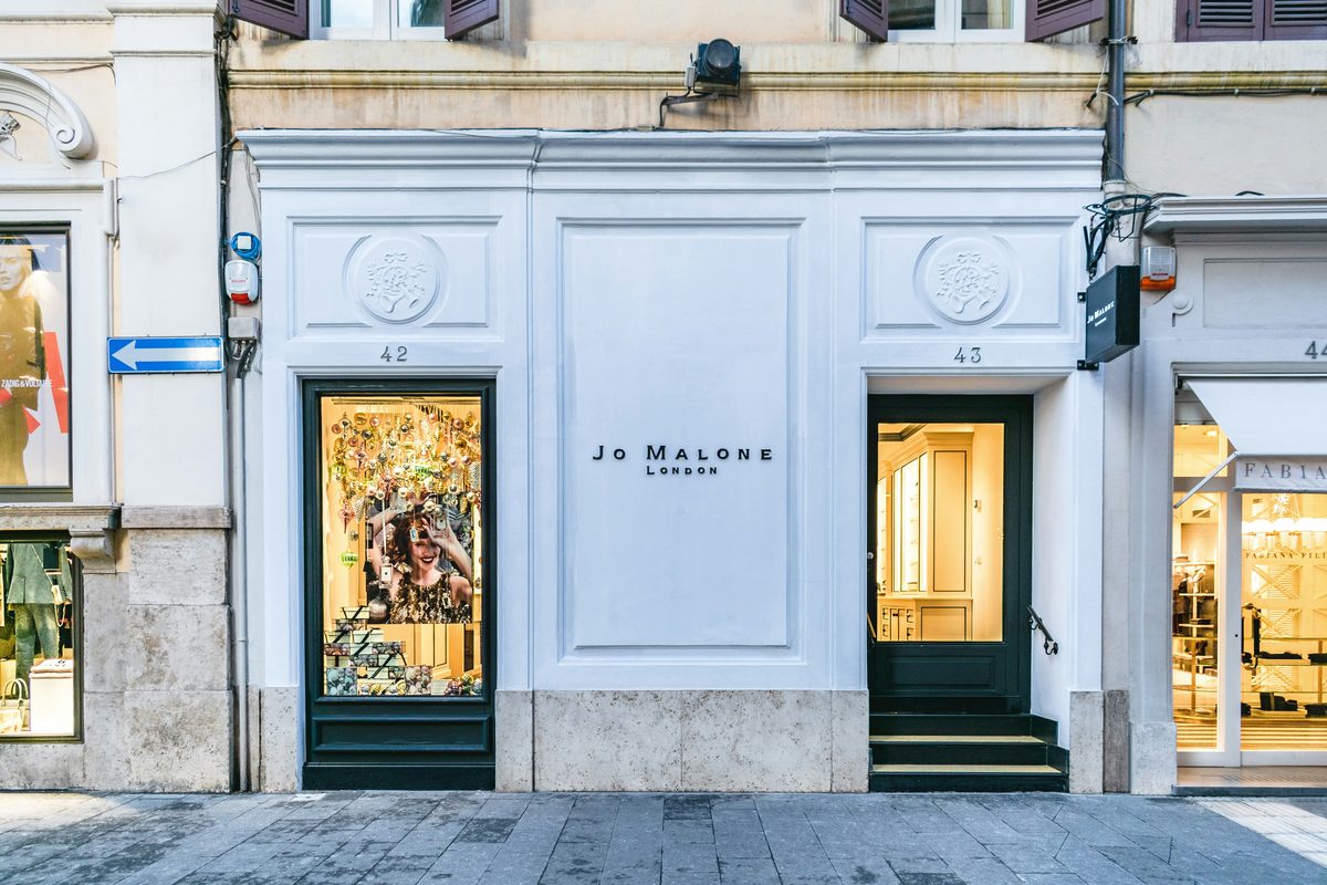Commercial storefront
